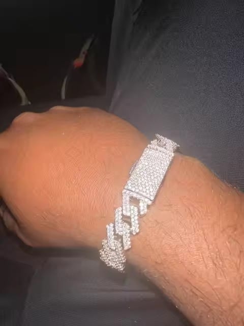 Customer photo review of Sterling Silver VVS D Color Moissanite Cuban Link Bracelet 6MM 8MM 10MM