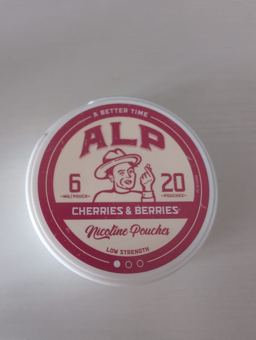 Customer photo review of Cherries & Berries Nicotine Pouches