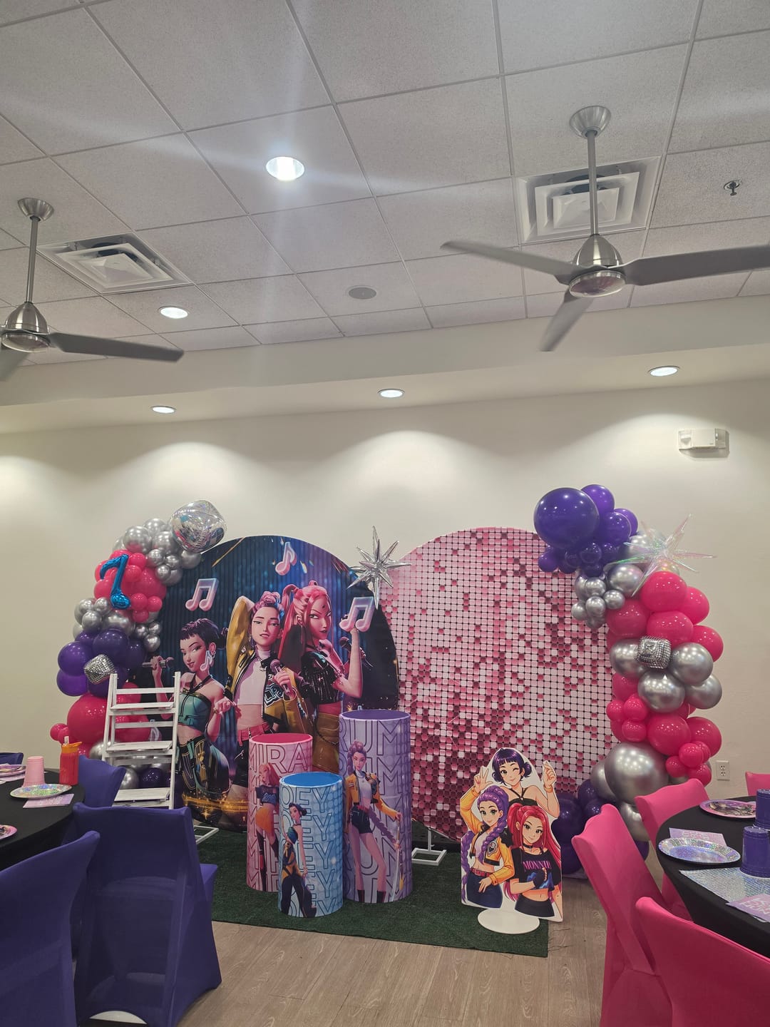 Customer photo review of Custom birthday party decoration round circle backdrop cover plinth cylinder pedestal cloth cover