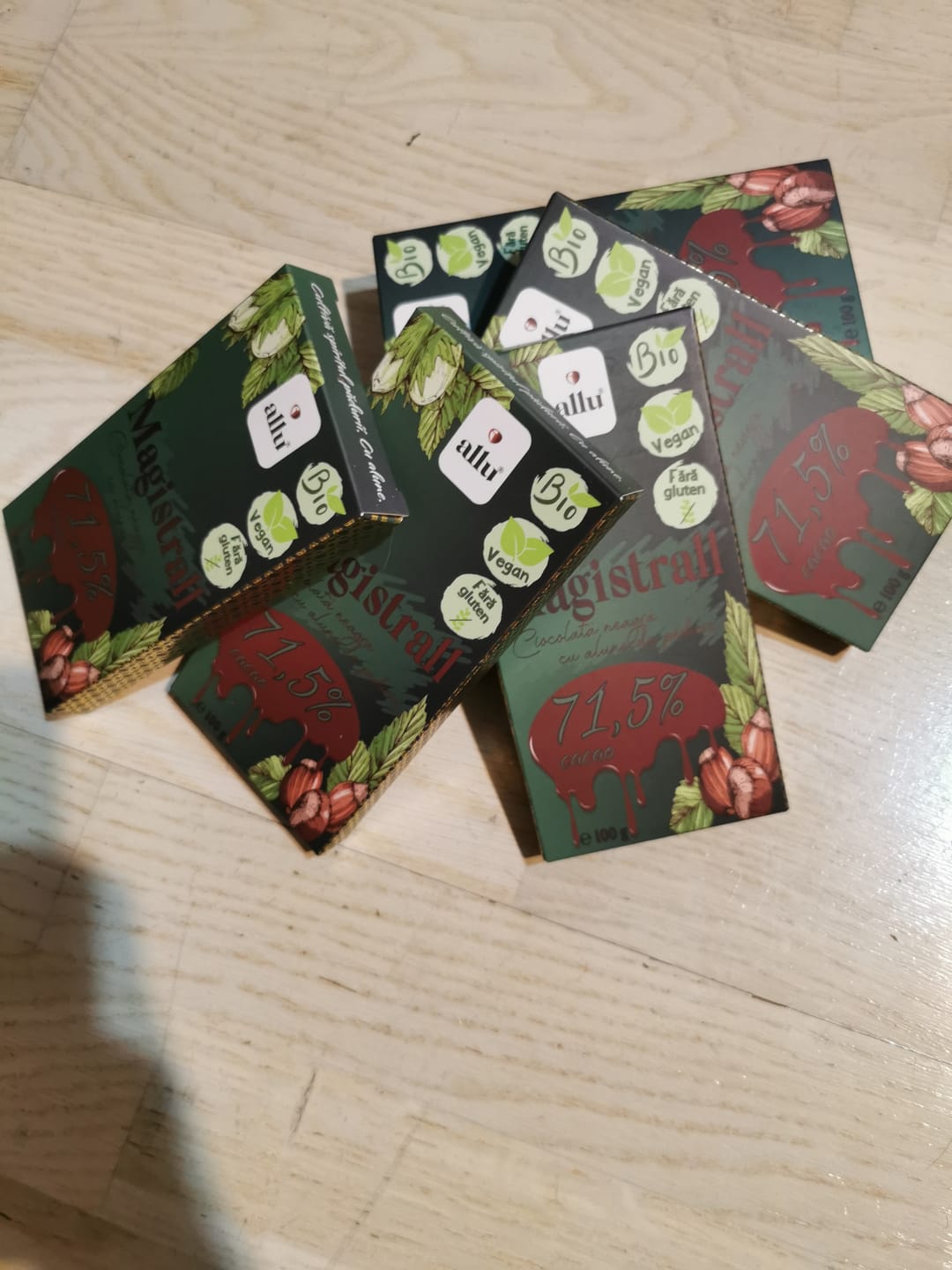 Customer photo review of Magistrall - Ciocolată neagră cu alune de pădure, 100g, ecologic