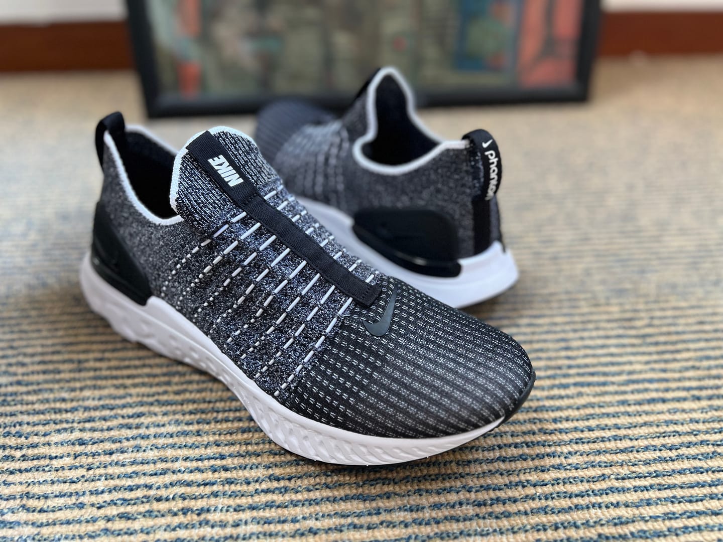 Customer photo review of Nike React Phantom Run Flyknit 2 Black/White