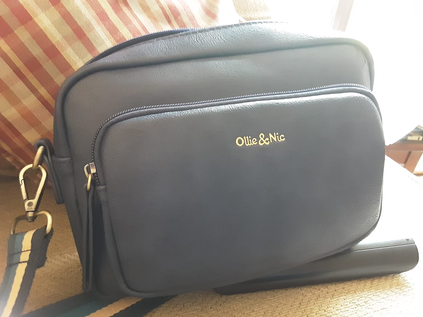 Customer photo review of Doyle Crossbody - Navy