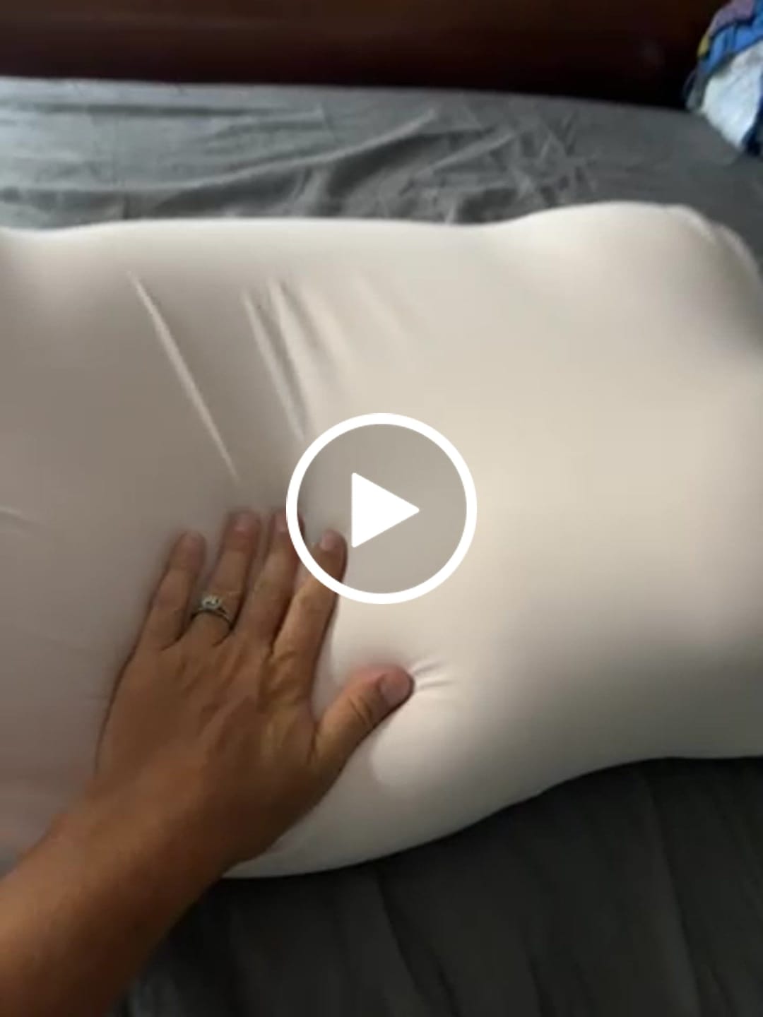Customer video review of CloudAlign™ Pillow