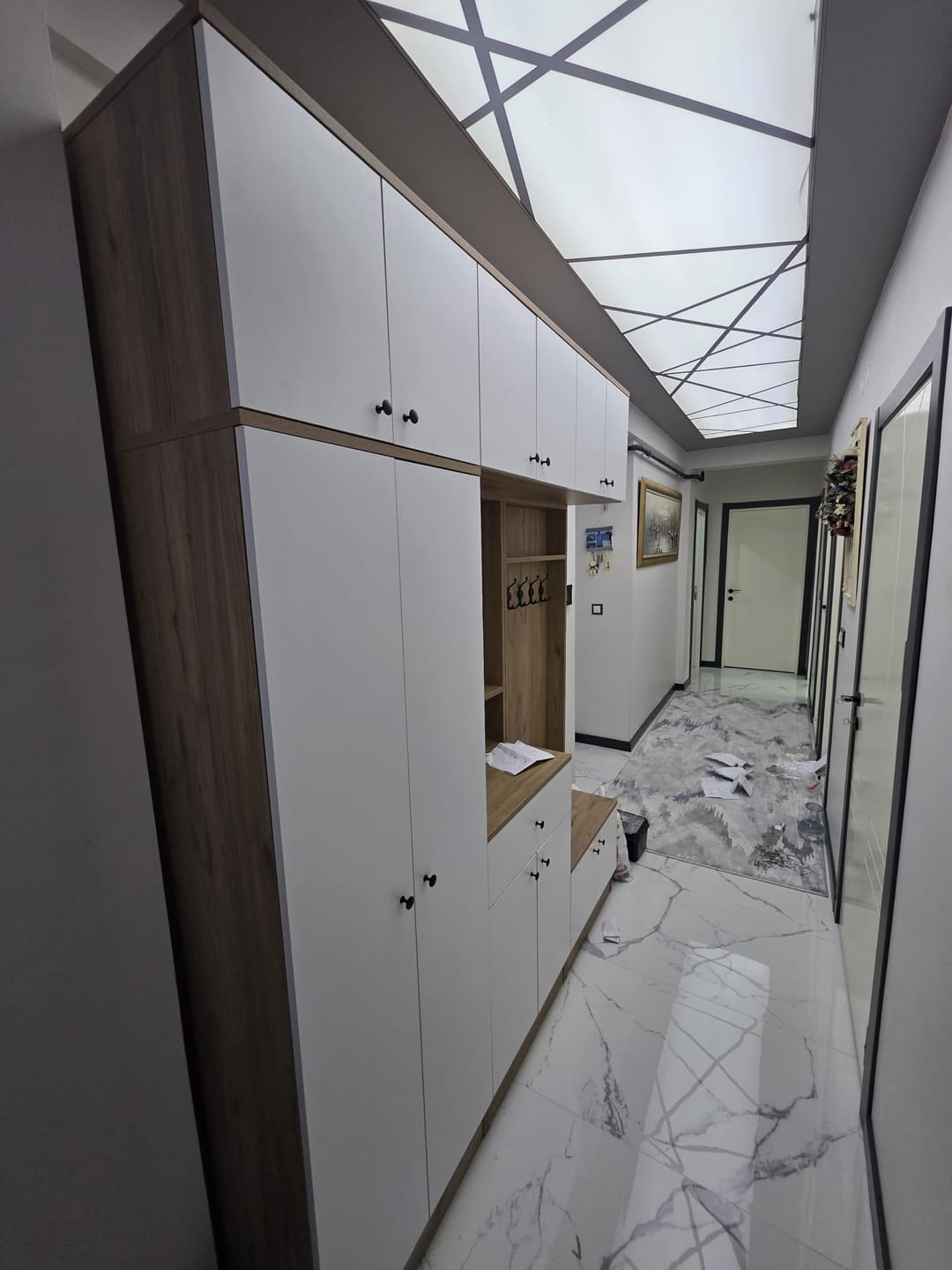 Customer photo review of Rani EA108 Portmanto Çekmeceli Aynalı Askılı Vestiyer Sepet Ceviz - Beyaz