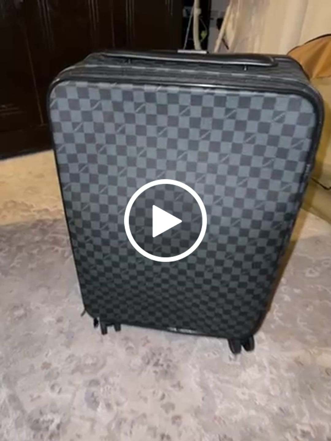 Customer video review of Black Signature Monogram Wide Handle Cabin Trolley