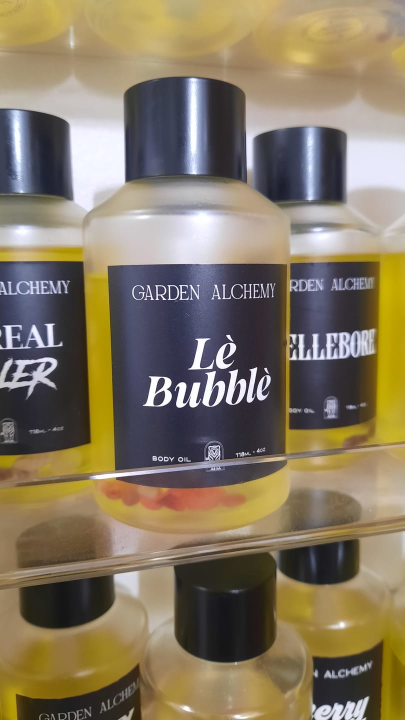 Customer photo review of LE BUBBLÈ BODY OIL