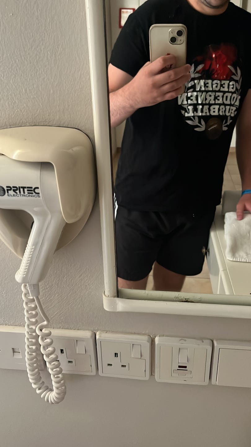 Customer photo review of Gegen Modernen Fußball | Shirt