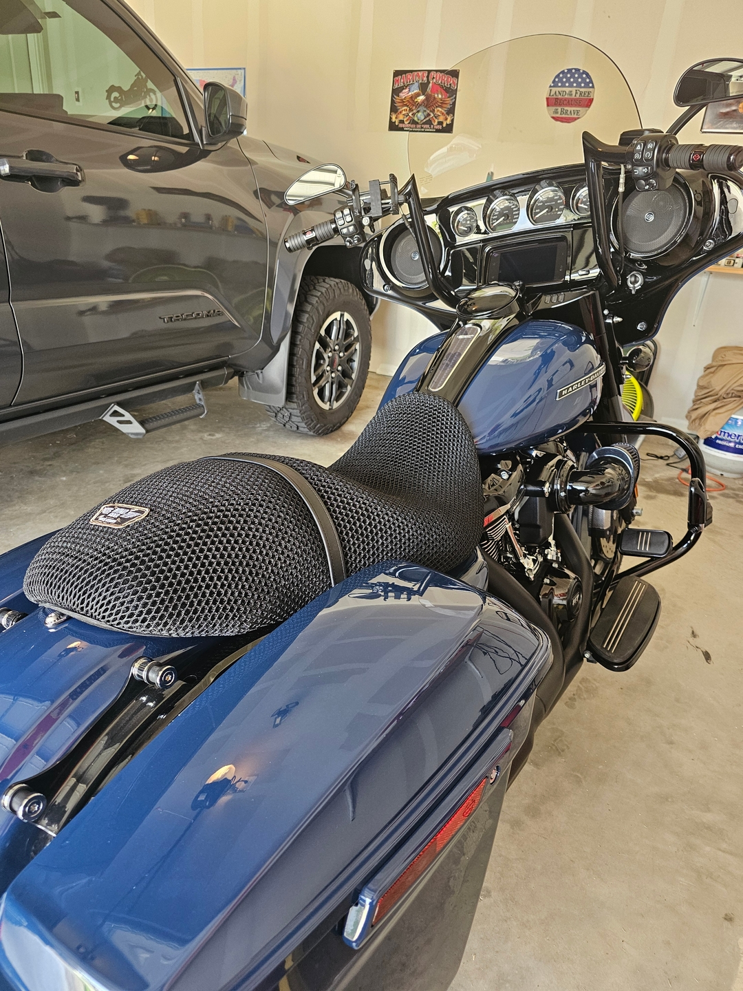 Wind Rider mesh seat cover on a Harley Davidson Street Glide Special