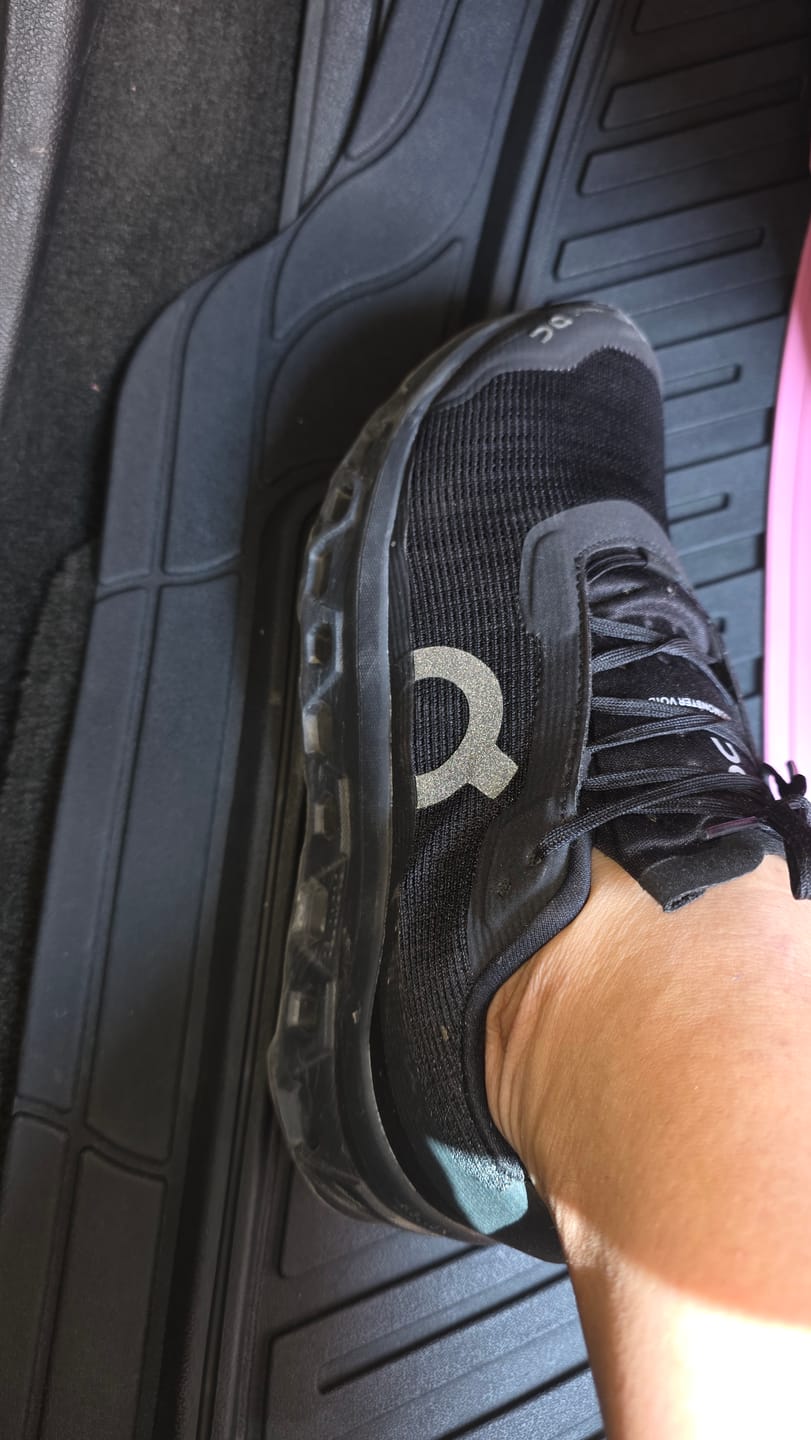 Customer photo review of On Cloudmonster 2 Negros Unisex México