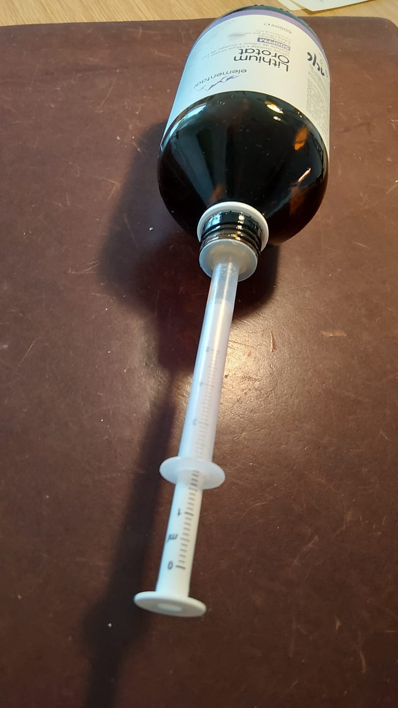Customer photo review of Elementaal® Lithium Orotat | inkl. Dosierspritze, Messbecher & Pipette