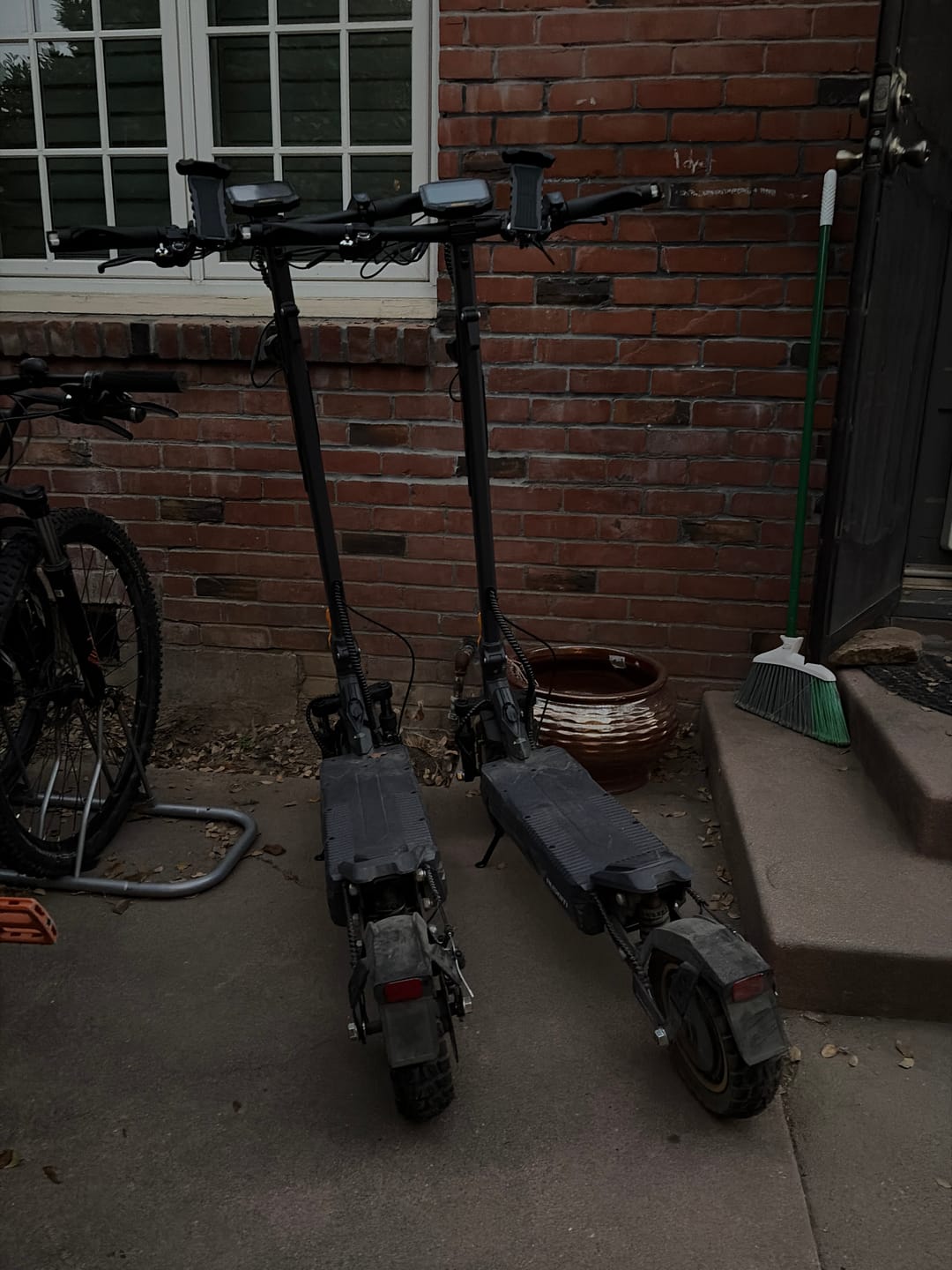 Customer photo review of Ausom K20 Pro (Laluz 2 Pro) Dual Motor E-Scooter