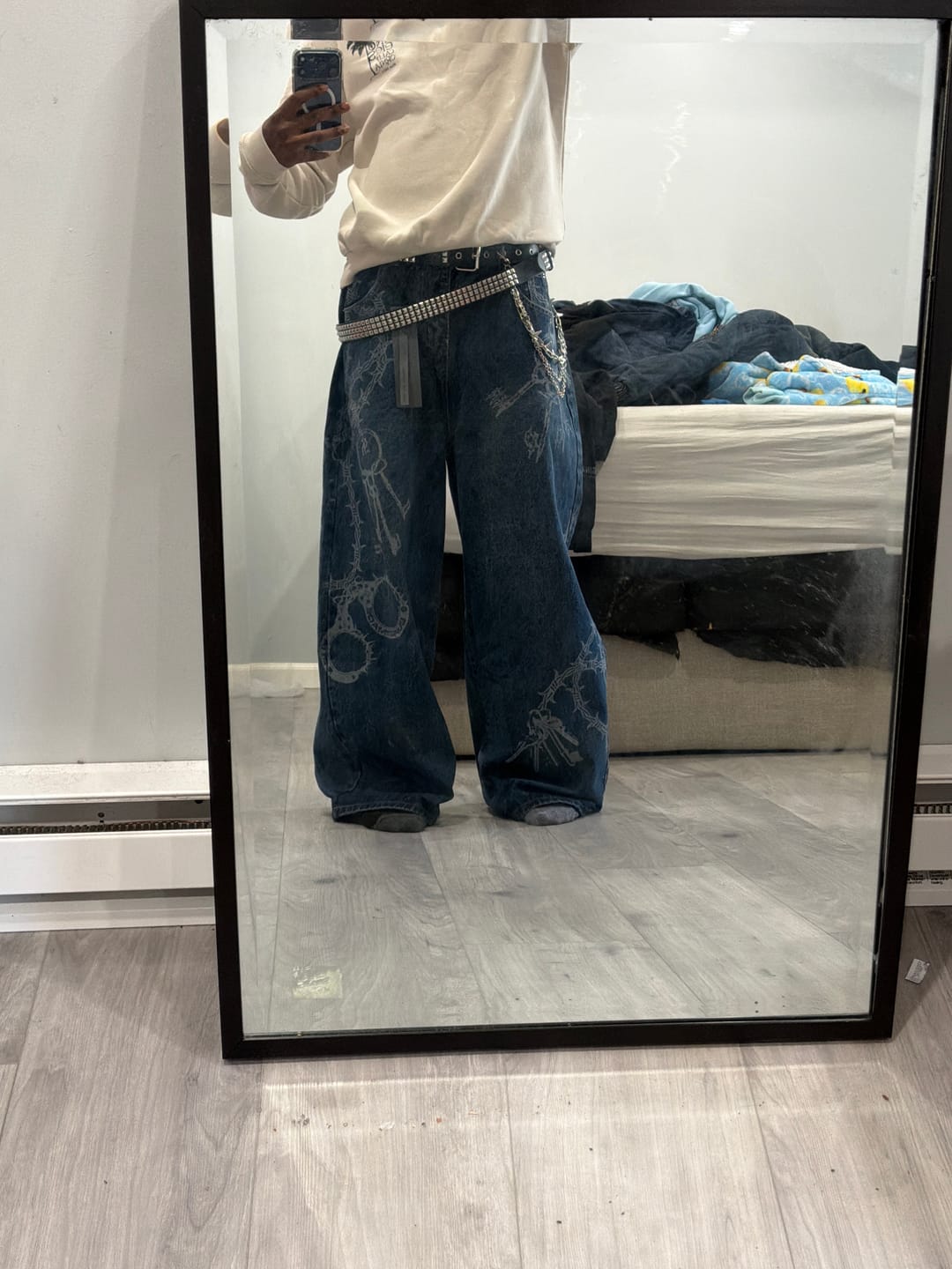 Customer photo review of Original Retro Thorn and Key Pattern Laser-Burnout Baggy Jeans - 2595