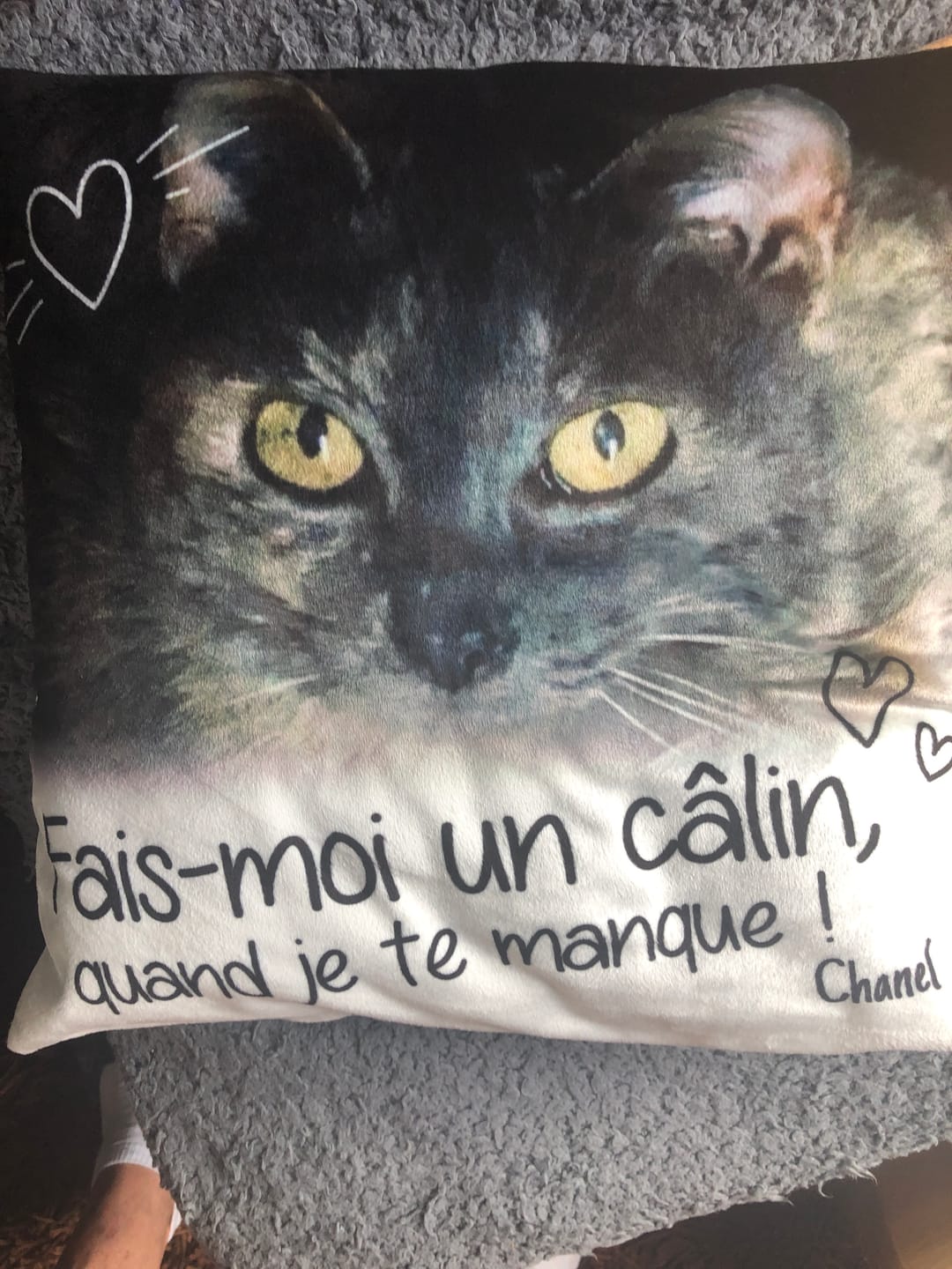 Customer photo review of Fais moi un câlin quand je te manque - Coussin personnalisé