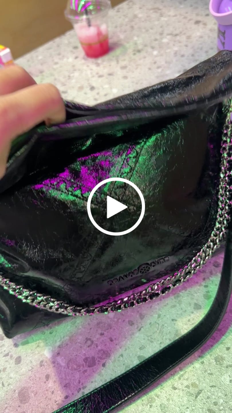 Customer video review of Retro Messenger Bag - Black