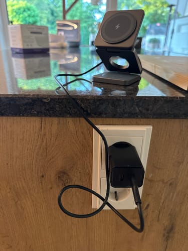 Customer photo review of Trifold Charger+