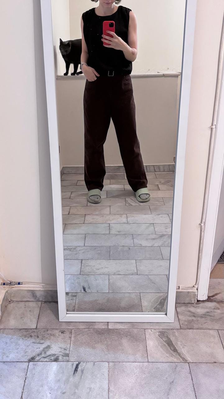 Customer photo review of Calça Jeans Reta Araçá Marrom Escuro