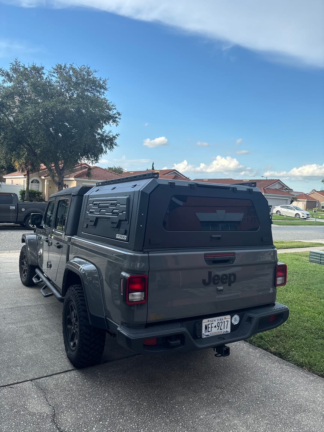Customer photo review of OPENROAD Aluminum Truck Cap for Jeep Gladiator (2019-2026)