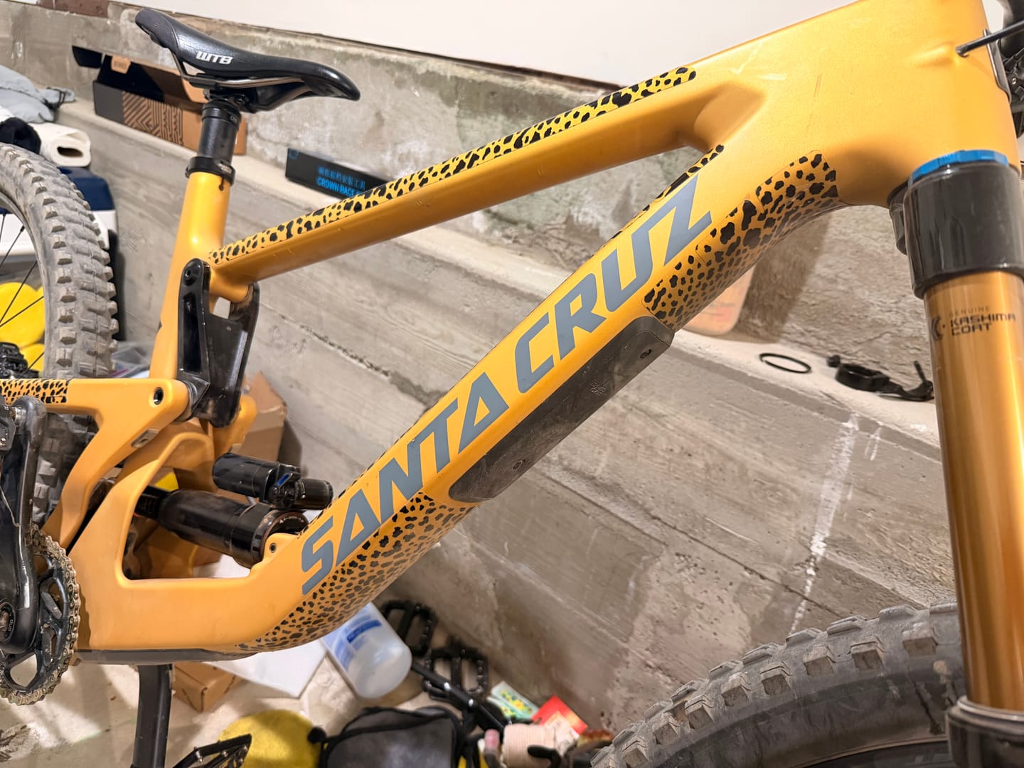 Customer photo review of Cheetah Frame Keeper