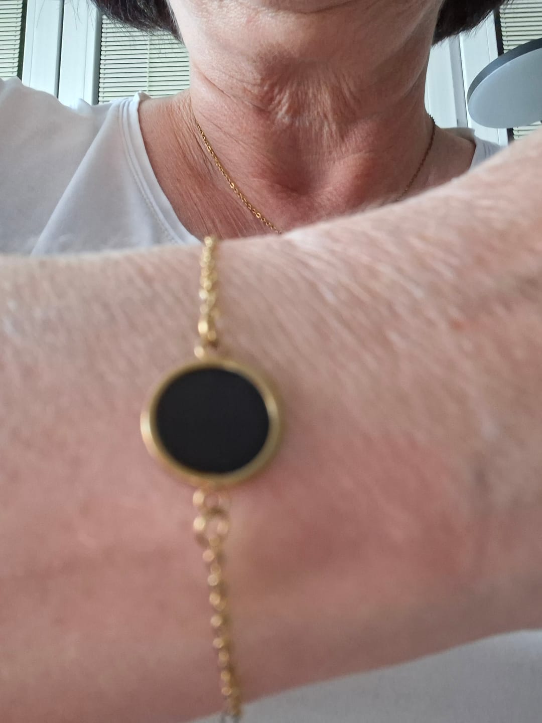 Customer photo review of Mondstein Halskette mit 14K Gold Kette