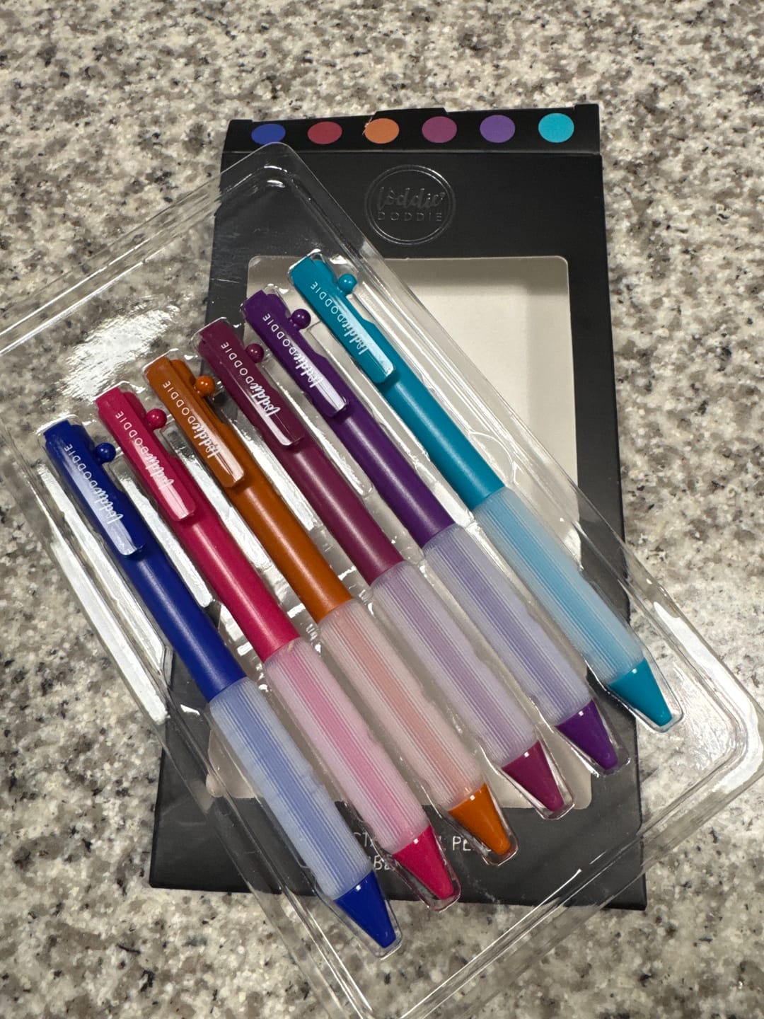 Customer photo review of 8ct Retractable Gel Pens - Jewel Tones
