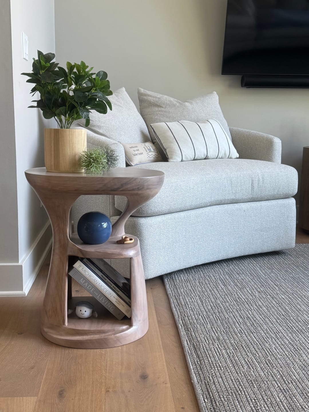Customer photo review of Modern Sculptural Side Table For Living Room
