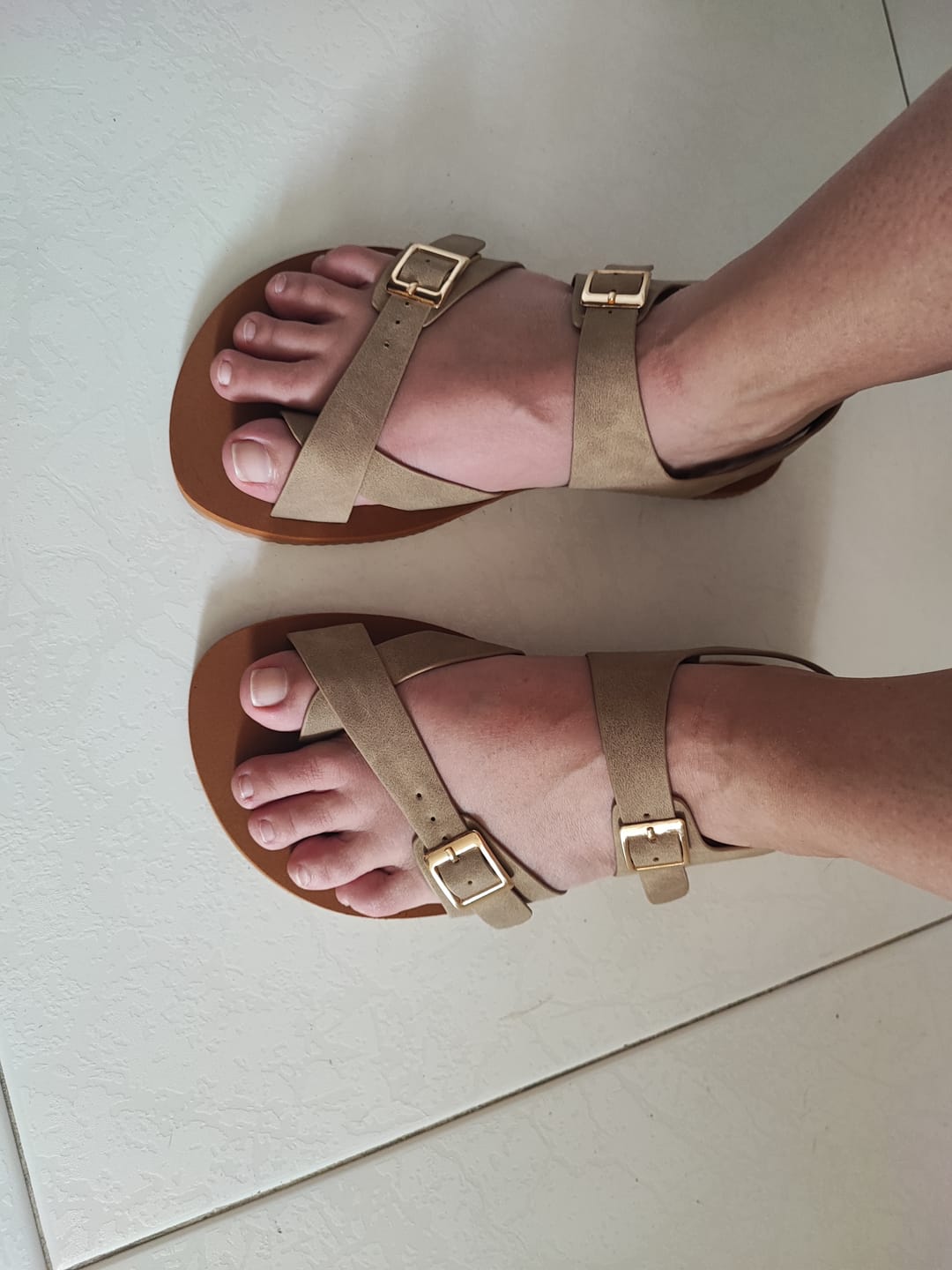Customer photo review of Glow II - Barefoot Sandalias