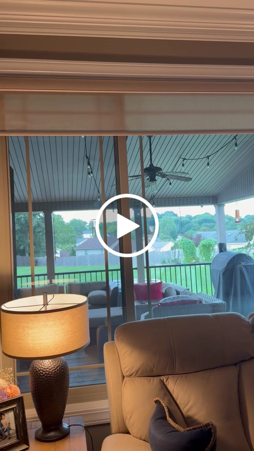 Customer video review of SmartWings Motorized Light Filtering Roller Shades 70% Blackout Linen