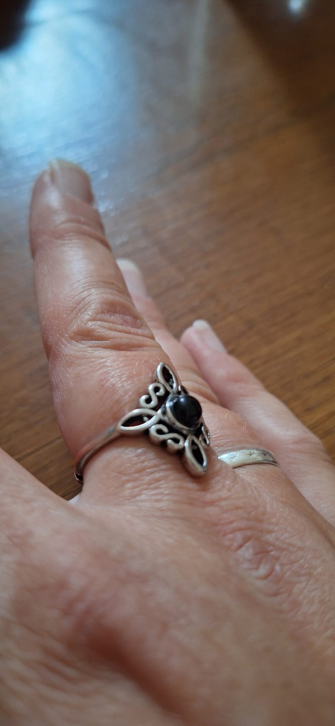 Customer photo review of Bague Ajustable "Énergie Mystique" - Noeud de Sorcière & Obsidienne