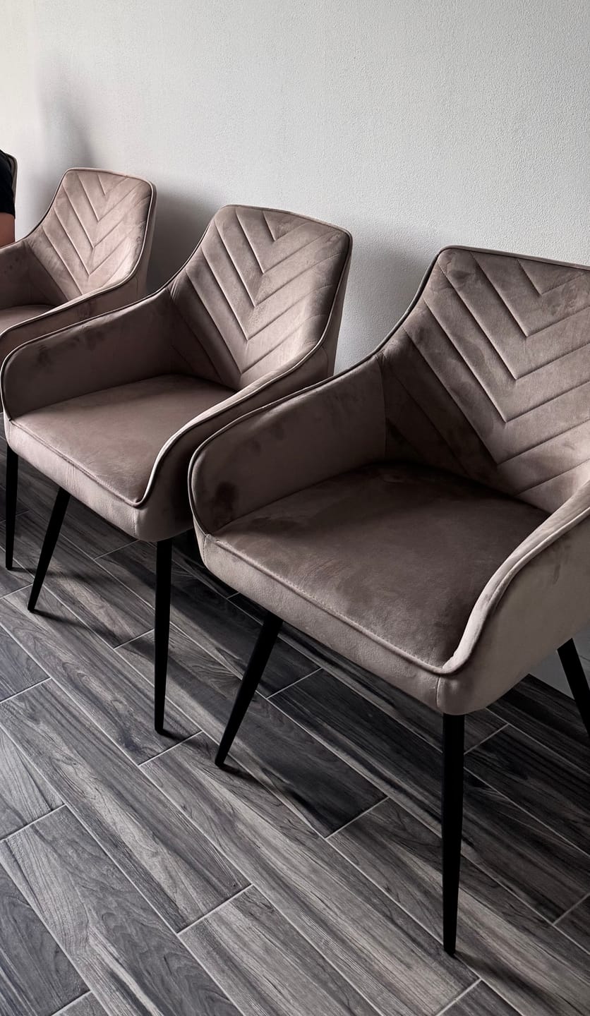 Customer photo review of Scaun SERVIO, bej inchis - Bluvel 40, stofa catifelata/metal, 55x58x88 cm