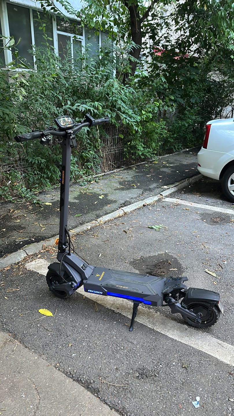 Customer photo review of Ausom DT2 Pro Dual Motor E-scooter