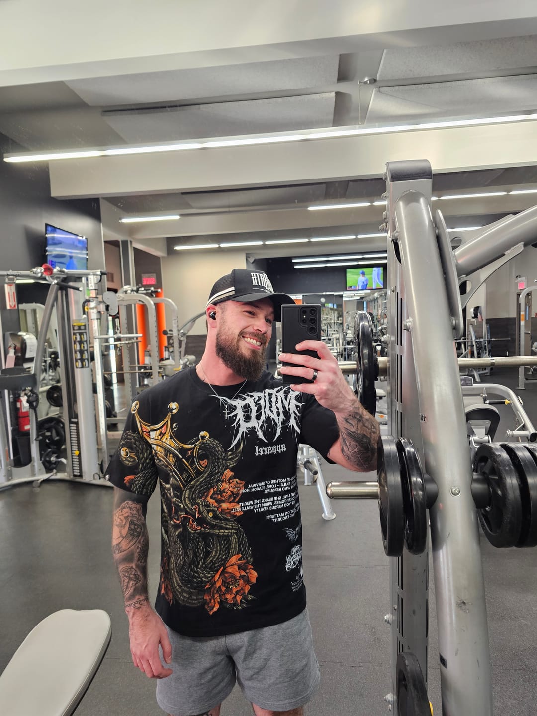 Customer photo review of "STRENGTH IS KING" Oversized tee