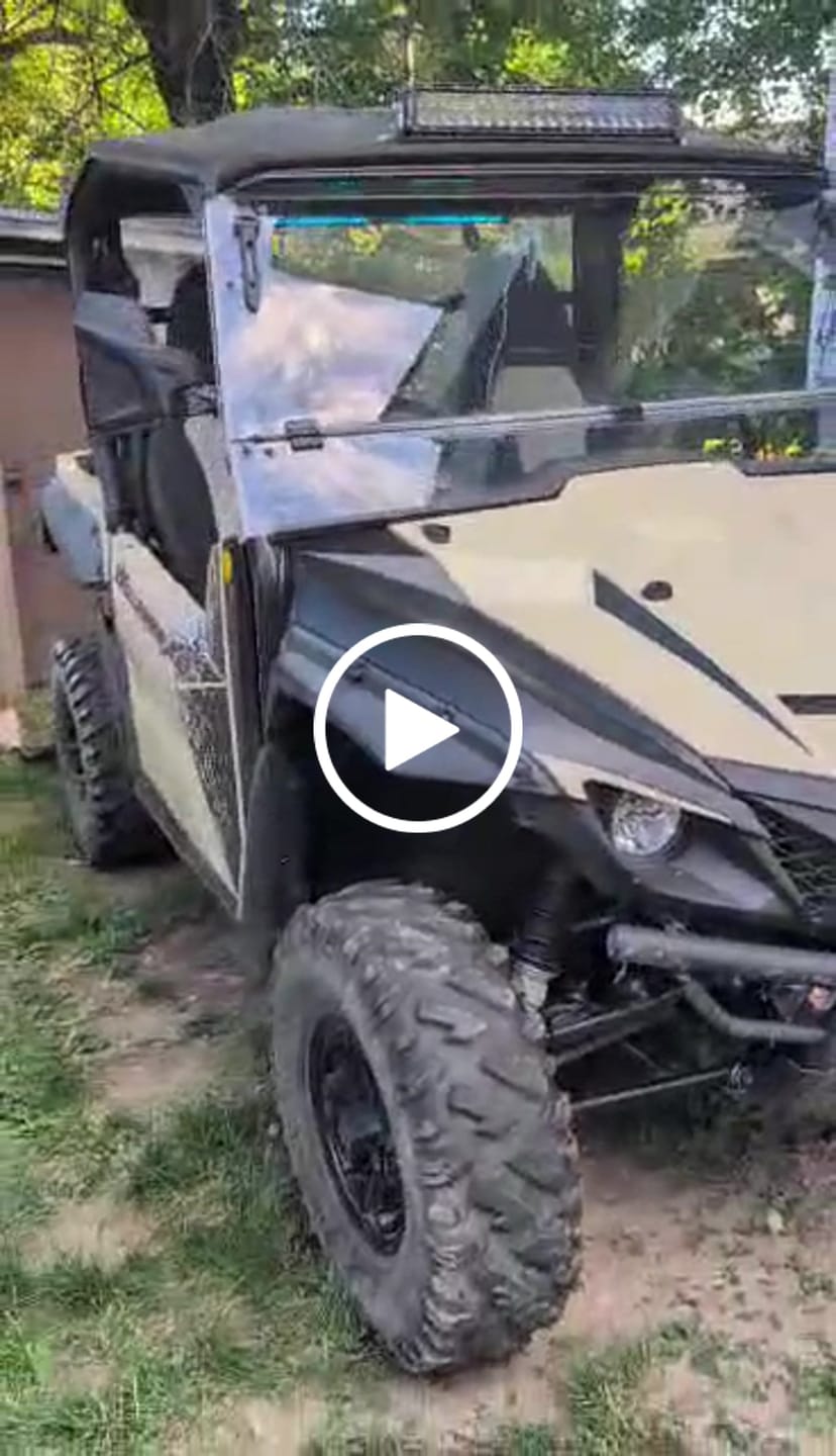 Customer video review of UTV Sound Bar RGB 25'' Bluetooth Multicolor Lights 500W Amplifier 1.25''-2'' Roll Bar