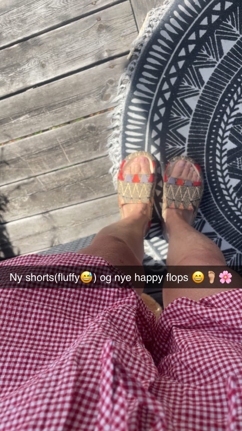 Customer photo review of HappyFlops Bohemian