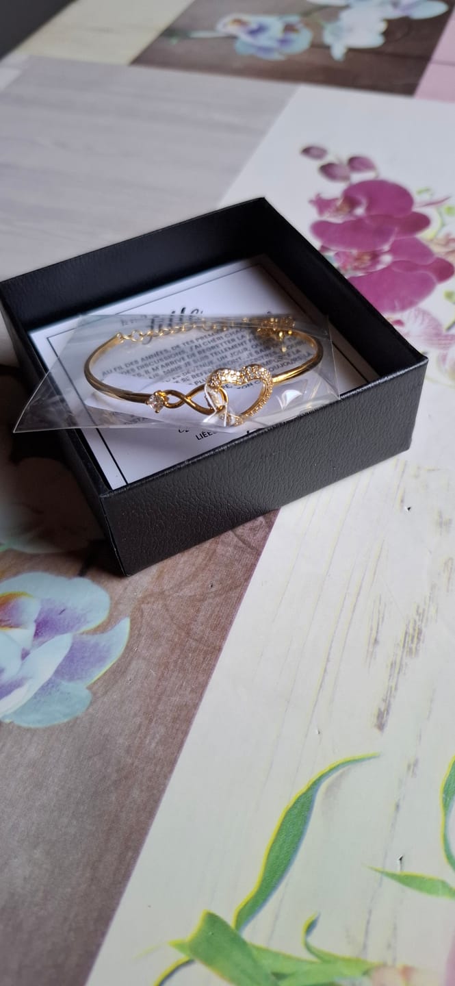 Customer photo review of Bracelet « À ma fille » – À jamais unies