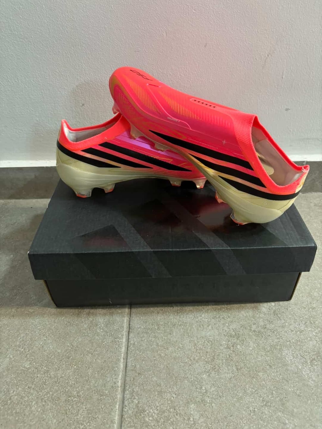 Customer photo review of adidas F50 HyperFast LaceLess Elite FG WC PINK
