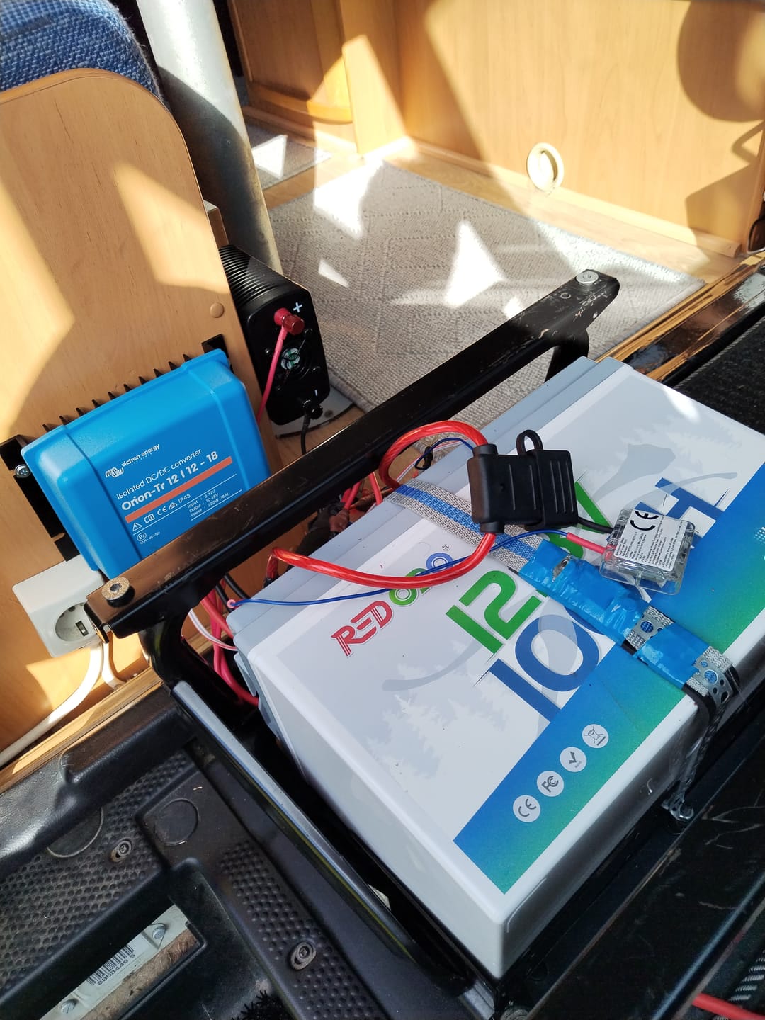Customer photo review of Redodo 12V 100Ah LiFePO4 Batterie | Solarbatterie, Batterie Wohnmobil | 1,28kWh & 1,28kW