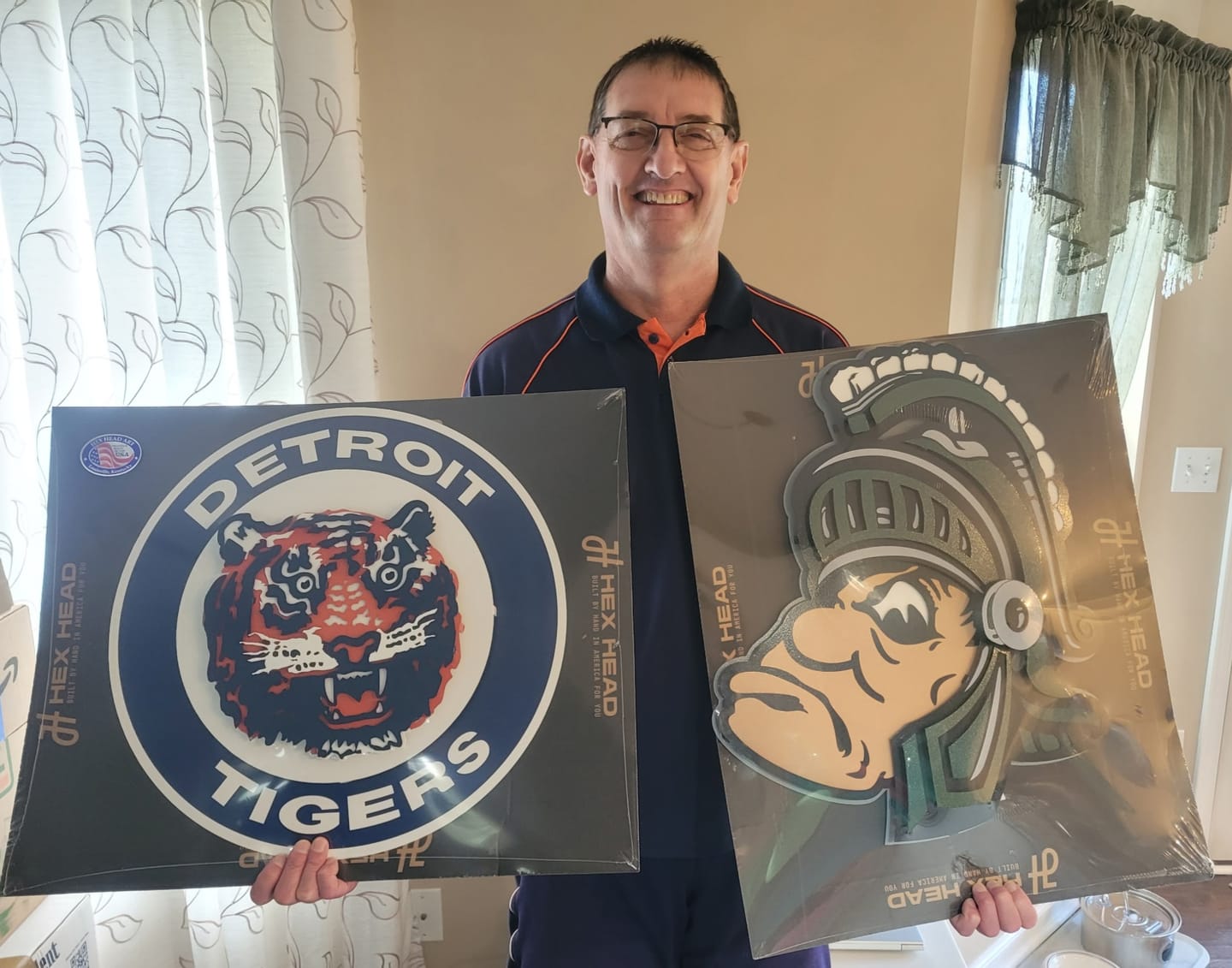 Customer photo review of Detroit Tigers Crest Logo 3D Metal Wall Art