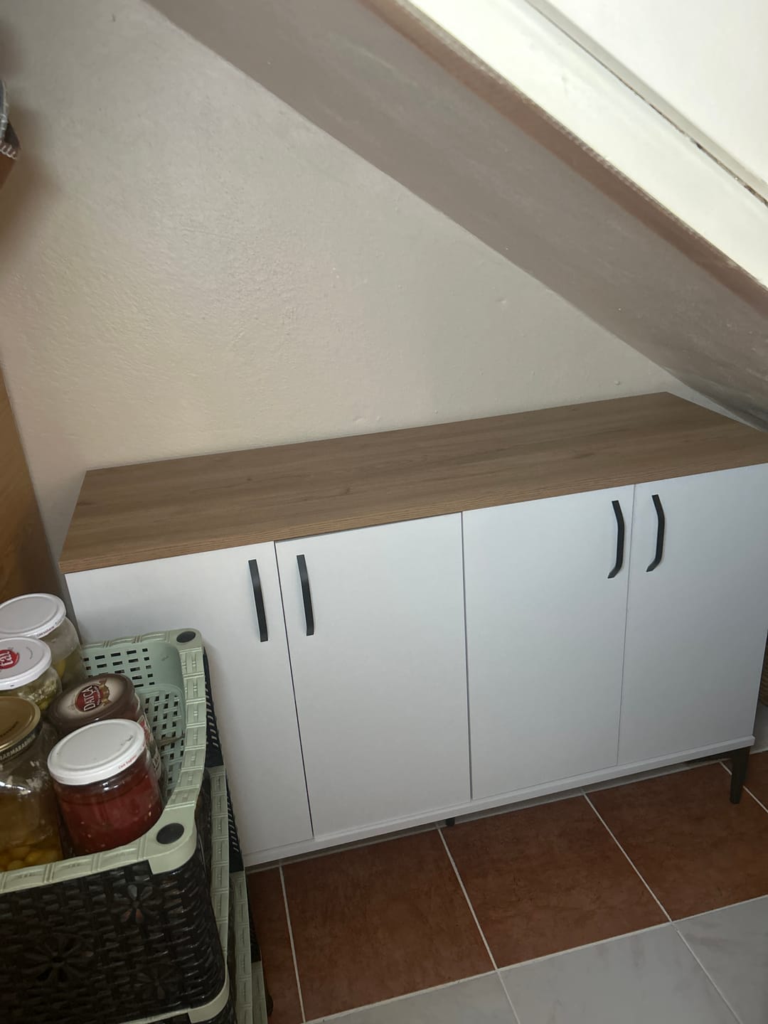 Customer photo review of Rani JE162 Kahve Köşesi Çok Amaçlı Dolap 4 Kapaklı Kiler Mutfak Dolabı Beyaz - Sepet Ceviz