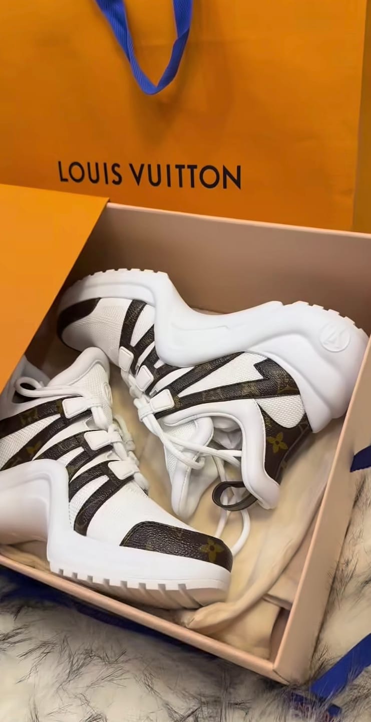 Customer photo review of WOMEN LOUIS VUITTON LV ARCHLIGHT SNEAKER