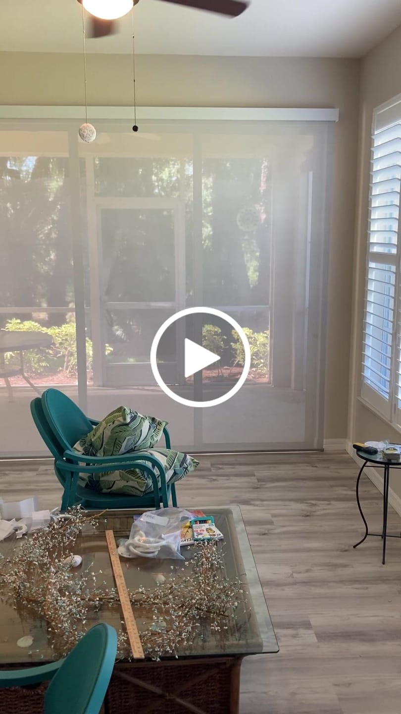 Customer video review of SmartWings Motorized Light Filtering Solar Shades 1%/3%/5% Openness Aventus