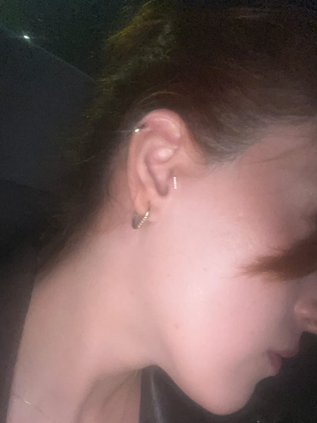 Customer photo review of Gusto Taşlı Bar Altın Tragus Piercing