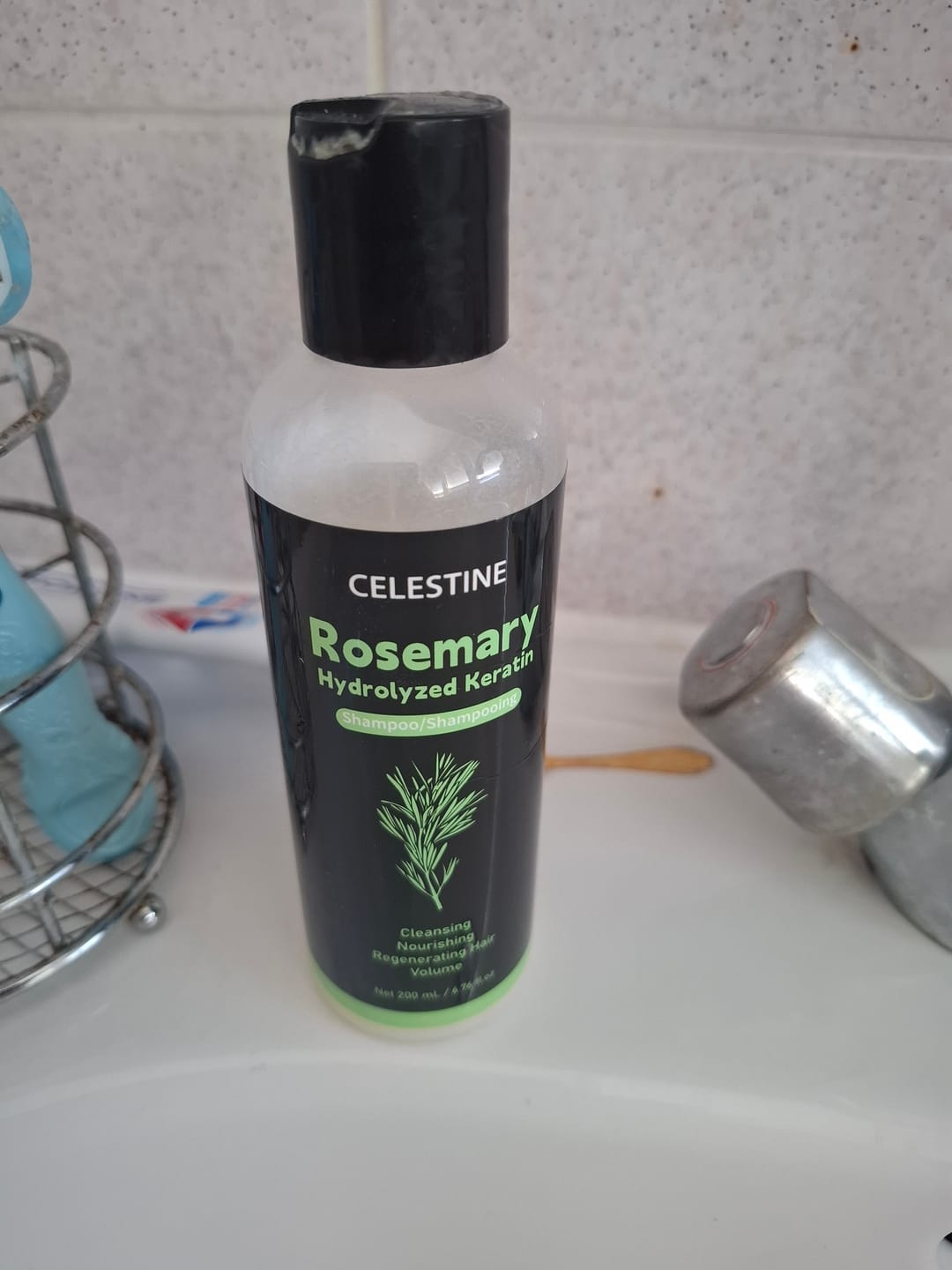 Customer photo review of SHAMPOING NATUREL AU ROMARIN ET À LA KÉRATINE — POUR DES CHEVEUX PLUS ÉPAIS ET PLUS VOLUMINEUX