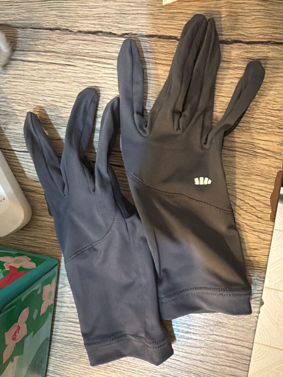 Customer photo review of Women's Cooling Sun Protection Gloves UPF 50+ AL360