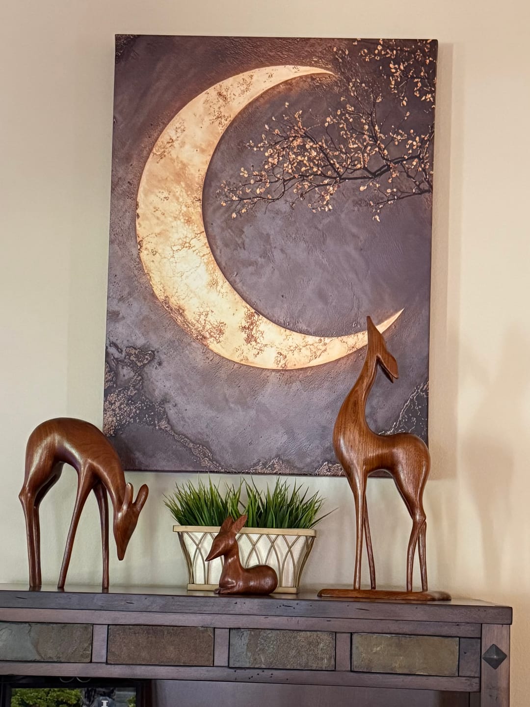 Customer photo review of Luxury Crescent Moon Canvas Wall Decor – Illuminated Gold and Grey Artwork