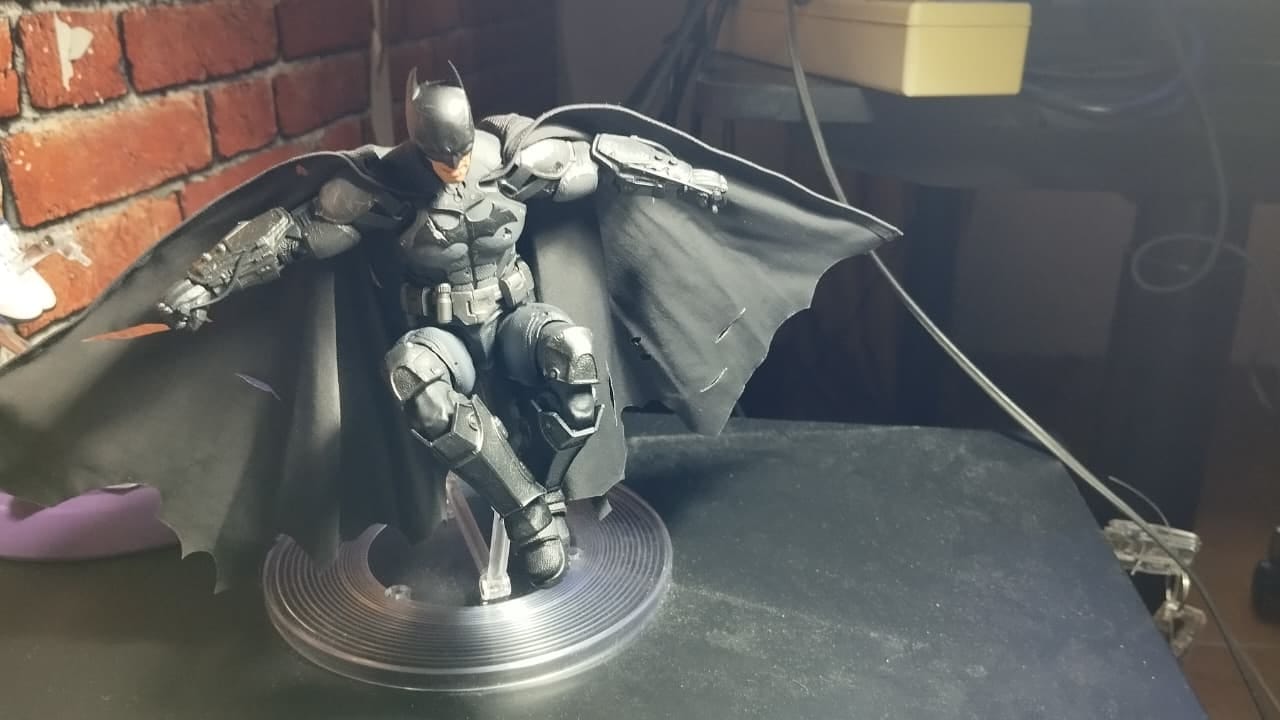 Customer photo review of Batman: Arkham Origins - Batman (Battle Damaged Version) Action Figure
