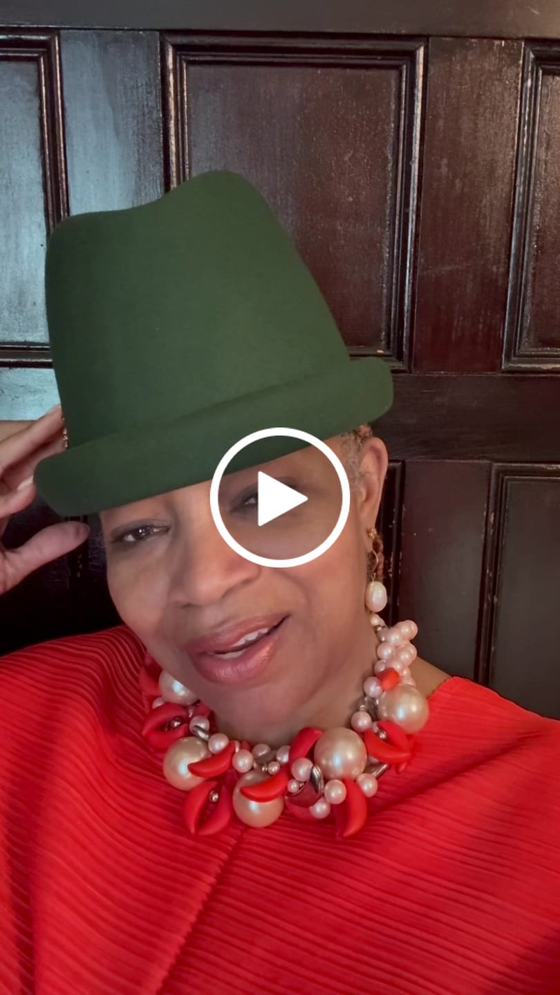 Customer video review of Russian Pillbox Hat - Hunter Green