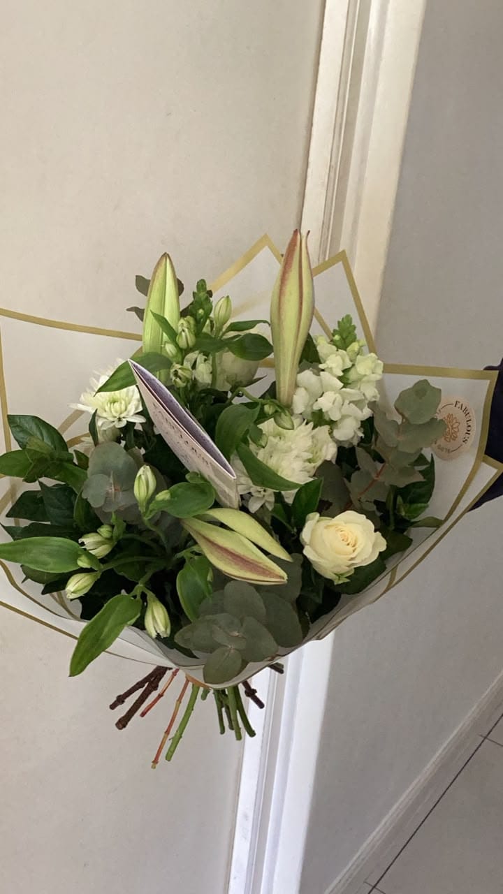 Customer photo review of Classic White Bouquet