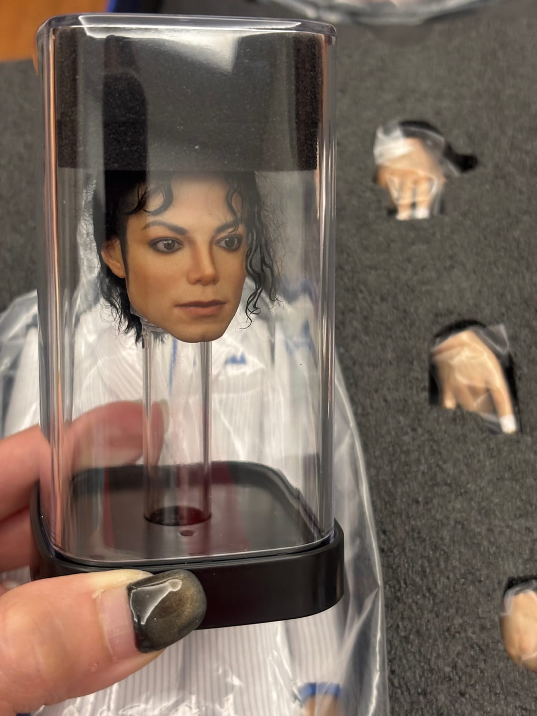 Customer photo review of MJ - Smooth Criminal 1/6 Collectible Figure