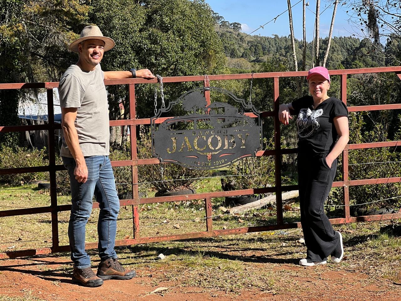 Customer photo review of Placa de Metal Personalizada - Fazenda