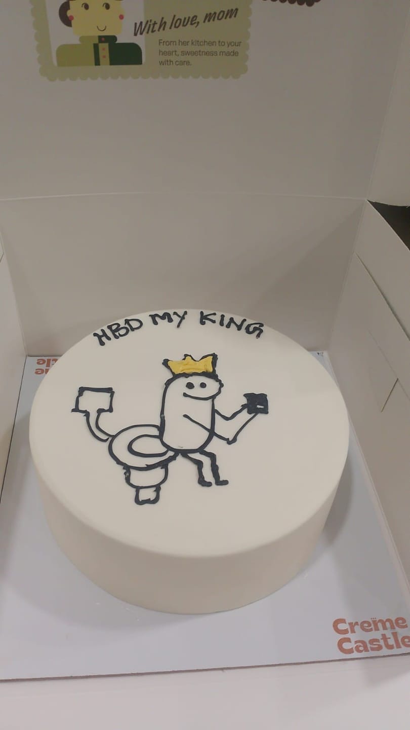 Customer photo review of King Meme Cake